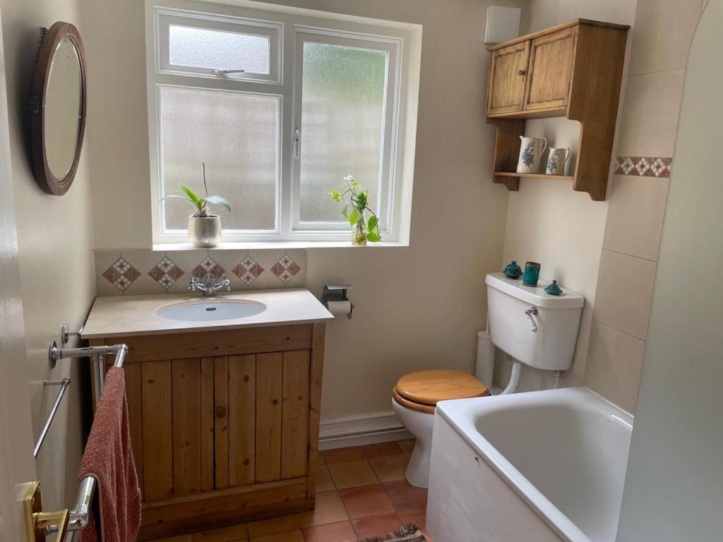 Spacious Holiday Home! Лондон Екстер'єр фото